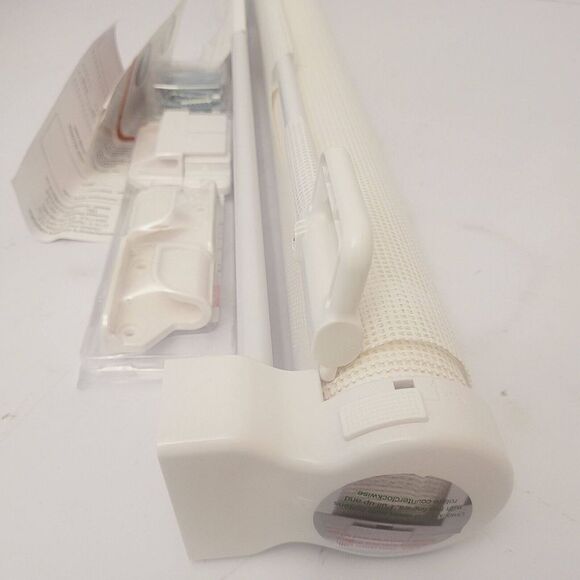 110" x 35" Retractable Baby Gate – Indoor/Outdoor Driveway Safety Barrier Fence - Picture 11 of 13